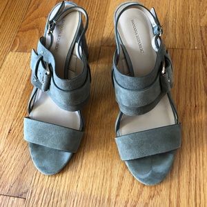 Like new! Banana Republic olive suede heels, 8